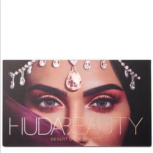 Huda beauty dessert dusk palette! never opened!